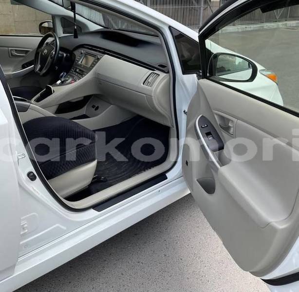 Big with watermark toyota prius anjouan domoni 4074