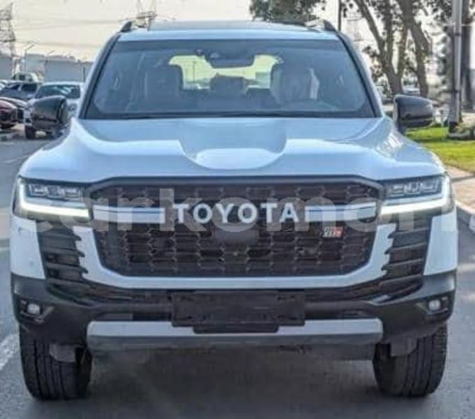 Big with watermark toyota land cruiser anjouan domoni 4077