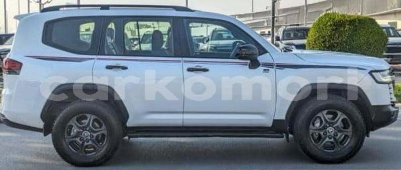 Big with watermark toyota land cruiser anjouan domoni 4077