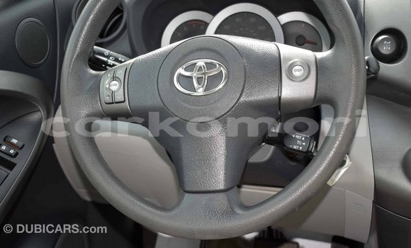 Acheter Import Voiture Toyota 4Runner Blanc à Import - Dubai, Grande Comore Acheter Import Voiture Toyota 4Runner Blanc à Import - Dubai, Grande Comore