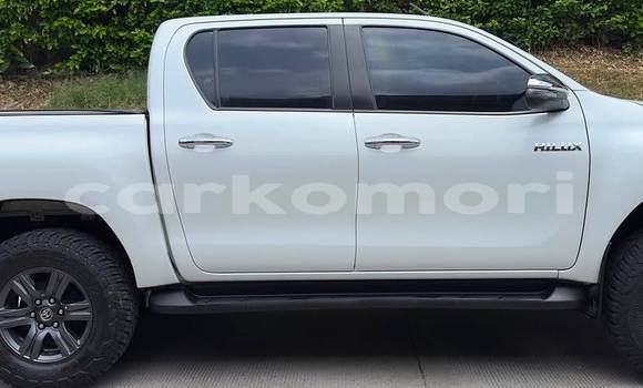 Acheter Occasion Voiture Toyota Hilux Blanc à Domoni, Anjouan Acheter Occasion Voiture Toyota Hilux Blanc à Domoni, Anjouan