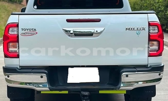 Acheter Occasion Voiture Toyota Hilux Blanc à Domoni, Anjouan Acheter Occasion Voiture Toyota Hilux Blanc à Domoni, Anjouan