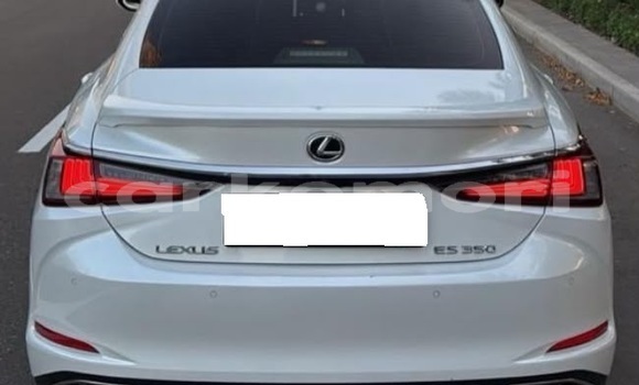 Acheter Occasion Voiture Lexus ES Blanc à Domoni, Anjouan Acheter Occasion Voiture Lexus ES Blanc à Domoni, Anjouan
