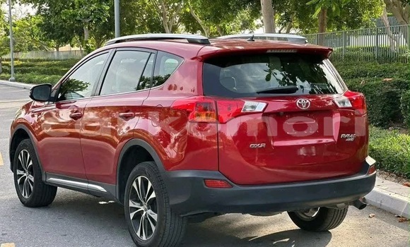 Acheter Occasion Voiture Toyota RAV4 Rouge à Import - Dubai, Grande Comore