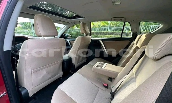 Acheter Occasion Voiture Toyota RAV4 Rouge à Import - Dubai, Grande Comore Acheter Occasion Voiture Toyota RAV4 Rouge à Import - Dubai, Grande Comore