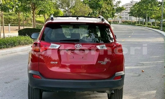 Acheter Occasion Voiture Toyota RAV4 Rouge à Import - Dubai, Grande Comore Acheter Occasion Voiture Toyota RAV4 Rouge à Import - Dubai, Grande Comore