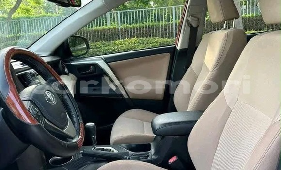 Acheter Occasion Voiture Toyota RAV4 Rouge à Import - Dubai, Grande Comore Acheter Occasion Voiture Toyota RAV4 Rouge à Import - Dubai, Grande Comore
