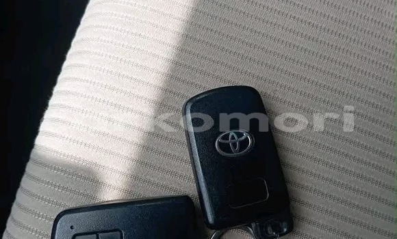 Acheter Occasion Voiture Toyota RAV4 Rouge à Import - Dubai, Grande Comore Acheter Occasion Voiture Toyota RAV4 Rouge à Import - Dubai, Grande Comore