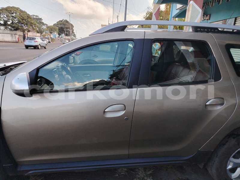 Big with watermark renault duster grande comore moroni 4086