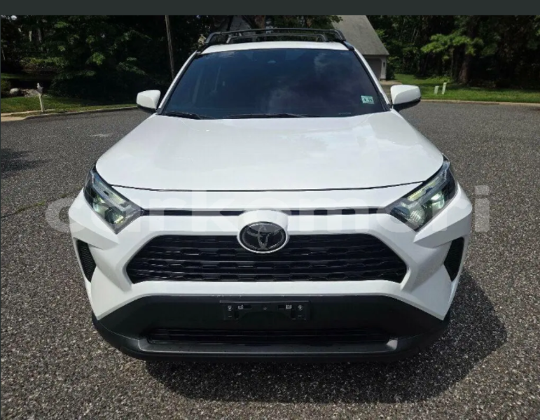 Big with watermark toyota rav4 anjouan domoni 4087