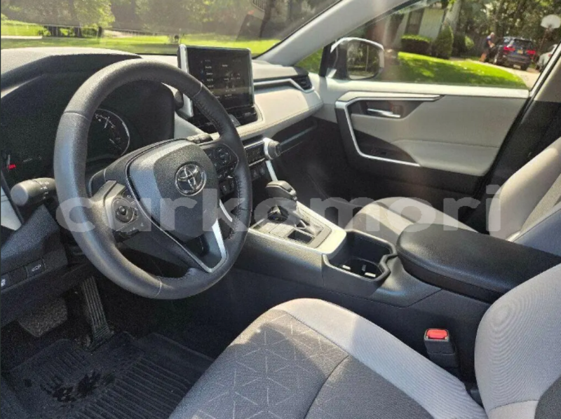 Big with watermark toyota rav4 anjouan domoni 4087