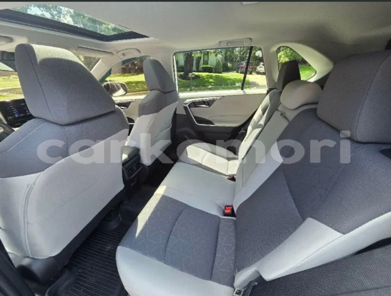 Big with watermark toyota rav4 anjouan domoni 4087