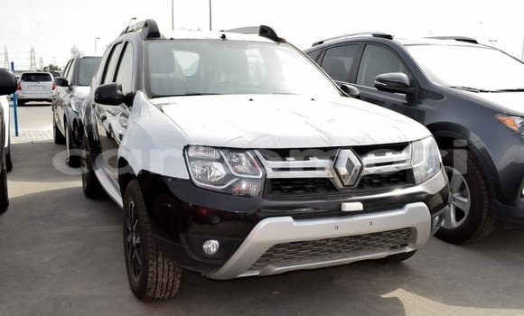 Acheter Import Voiture Renault Duster Noir à Import - Dubai, Grande Comore