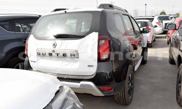 Acheter Import Voiture Renault Duster Noir à Import - Dubai, Grande Comore Acheter Import Voiture Renault Duster Noir à Import - Dubai, Grande Comore