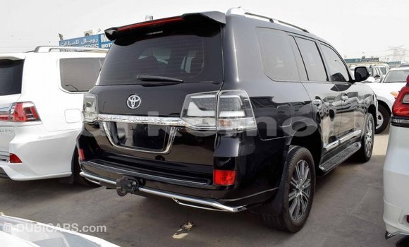 Acheter Import Voiture Toyota Land Cruiser Noir à Import - Dubai, Grande Comore Acheter Import Voiture Toyota Land Cruiser Noir à Import - Dubai, Grande Comore