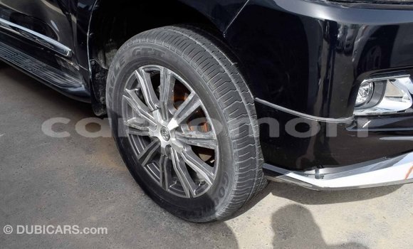 Acheter Import Voiture Toyota Land Cruiser Noir à Import - Dubai, Grande Comore Acheter Import Voiture Toyota Land Cruiser Noir à Import - Dubai, Grande Comore