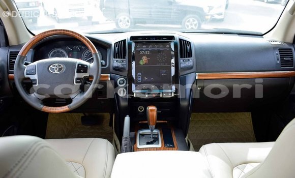 Acheter Import Voiture Toyota Land Cruiser Autre à Import - Dubai, Grande Comore Acheter Import Voiture Toyota Land Cruiser Autre à Import - Dubai, Grande Comore