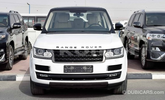 Acheter Import Voiture Land Rover Range Rover Blanc à Import - Dubai, Grande Comore Acheter Import Voiture Land Rover Range Rover Blanc à Import - Dubai, Grande Comore