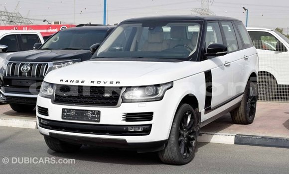 Acheter Import Voiture Land Rover Range Rover Blanc à Import - Dubai, Grande Comore Acheter Import Voiture Land Rover Range Rover Blanc à Import - Dubai, Grande Comore