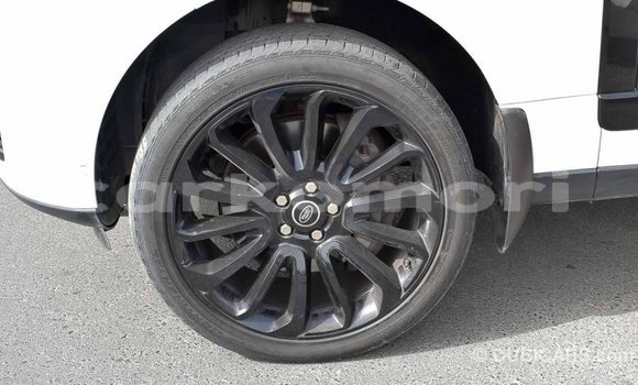 Acheter Import Voiture Land Rover Range Rover Blanc à Import - Dubai, Grande Comore