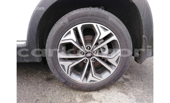 Buy Import Hyundai Santa Fe White Car in Import - Dubai in Great Comore Buy Import Hyundai Santa Fe White Car in Import - Dubai in Great Comore