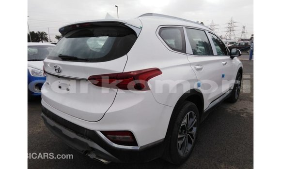 Buy Import Hyundai Santa Fe White Car in Import - Dubai in Great Comore Buy Import Hyundai Santa Fe White Car in Import - Dubai in Great Comore