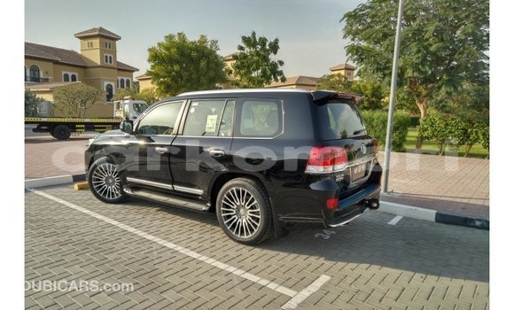 Buy Import Toyota Land Cruiser Black Car in Import - Dubai in Great Comore Buy Import Toyota Land Cruiser Black Car in Import - Dubai in Great Comore