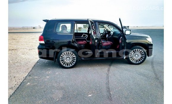 Buy Import Toyota Land Cruiser Black Car in Import - Dubai in Great Comore Buy Import Toyota Land Cruiser Black Car in Import - Dubai in Great Comore