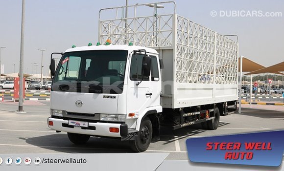 Buy Import Nissan 350Z White Car in Import - Dubai in Great Comore Buy Import Nissan 350Z White Car in Import - Dubai in Great Comore