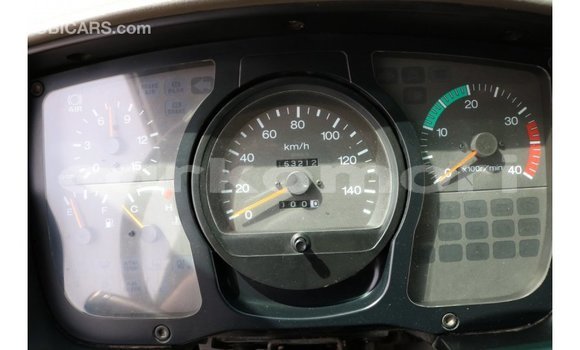 Acheter Import Voiture Nissan 350Z Blanc à Import - Dubai, Grande Comore