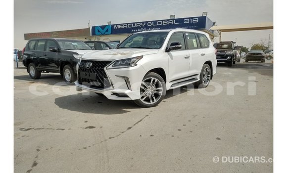 Buy Import Lexus LX White Car in Import - Dubai in Great Comore Buy Import Lexus LX White Car in Import - Dubai in Great Comore