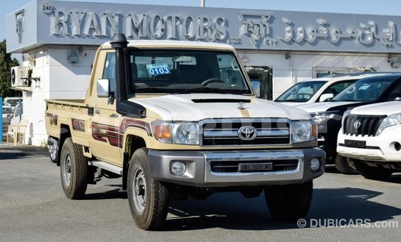 Buy Import Toyota Land Cruiser Beige Car in Import - Dubai in Great Comore Buy Import Toyota Land Cruiser Beige Car in Import - Dubai in Great Comore