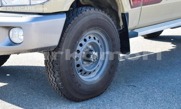 Buy Import Toyota Land Cruiser Beige Car in Import - Dubai in Great Comore Buy Import Toyota Land Cruiser Beige Car in Import - Dubai in Great Comore