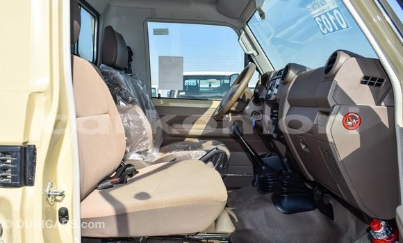 Buy Import Toyota Land Cruiser Beige Car in Import - Dubai in Great Comore Buy Import Toyota Land Cruiser Beige Car in Import - Dubai in Great Comore