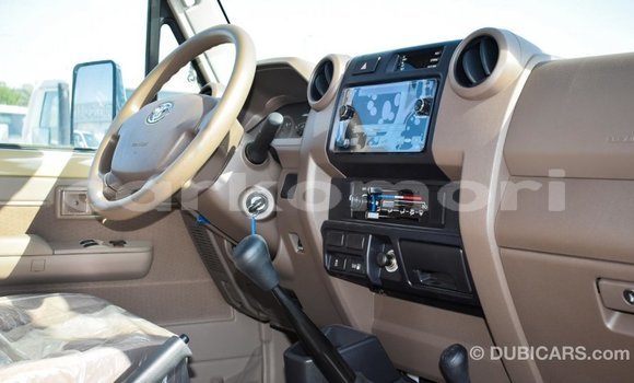 Buy Import Toyota Land Cruiser Beige Car in Import - Dubai in Great Comore Buy Import Toyota Land Cruiser Beige Car in Import - Dubai in Great Comore