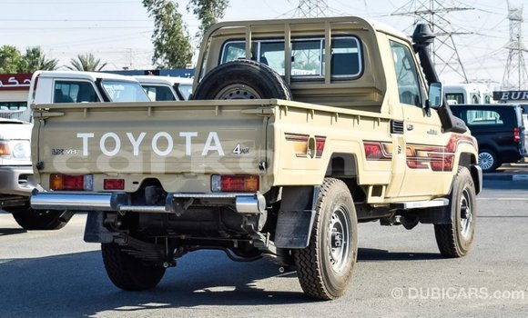 Buy Import Toyota Land Cruiser Beige Car in Import - Dubai in Great Comore Buy Import Toyota Land Cruiser Beige Car in Import - Dubai in Great Comore