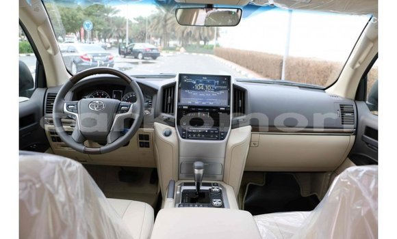 Buy Import Toyota Land Cruiser Black Car in Import - Dubai in Great Comore Buy Import Toyota Land Cruiser Black Car in Import - Dubai in Great Comore