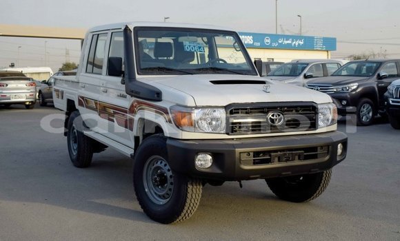 Buy Import Toyota Pickup White Car in Import - Dubai in Great Comore Buy Import Toyota Pickup White Car in Import - Dubai in Great Comore