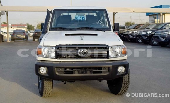 Buy Import Toyota Pickup White Car in Import - Dubai in Great Comore Buy Import Toyota Pickup White Car in Import - Dubai in Great Comore