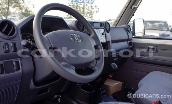 Buy Import Toyota Pickup White Car in Import - Dubai in Great Comore Buy Import Toyota Pickup White Car in Import - Dubai in Great Comore