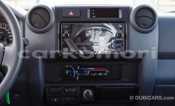 Buy Import Toyota Pickup White Car in Import - Dubai in Great Comore Buy Import Toyota Pickup White Car in Import - Dubai in Great Comore