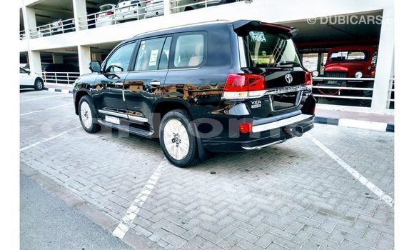 Buy Import Toyota Land Cruiser Black Car in Import - Dubai in Great Comore Buy Import Toyota Land Cruiser Black Car in Import - Dubai in Great Comore