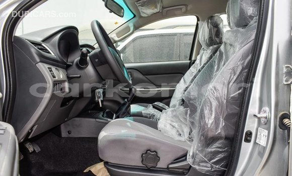 Acheter Import Voiture Mitsubishi L200 Autre à Import - Dubai, Grande Comore Acheter Import Voiture Mitsubishi L200 Autre à Import - Dubai, Grande Comore