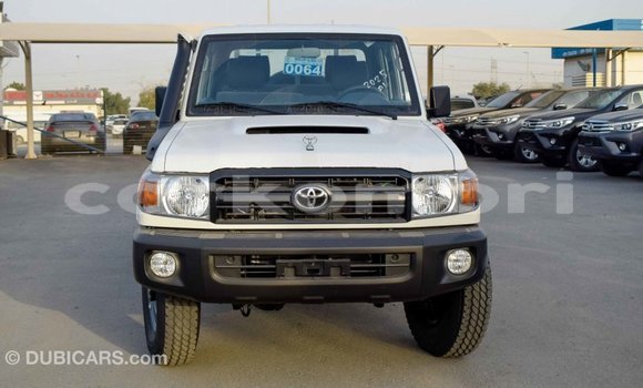 Buy Import Toyota Land Cruiser White Car in Import - Dubai in Great Comore Buy Import Toyota Land Cruiser White Car in Import - Dubai in Great Comore