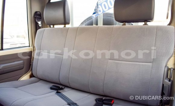 Buy Import Toyota Land Cruiser White Car in Import - Dubai in Great Comore Buy Import Toyota Land Cruiser White Car in Import - Dubai in Great Comore