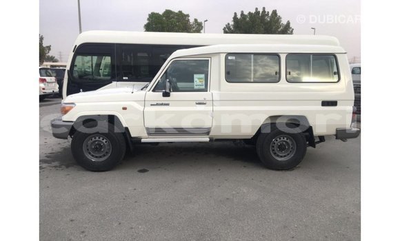 Buy Import Toyota Land Cruiser White Car in Import - Dubai in Great Comore Buy Import Toyota Land Cruiser White Car in Import - Dubai in Great Comore