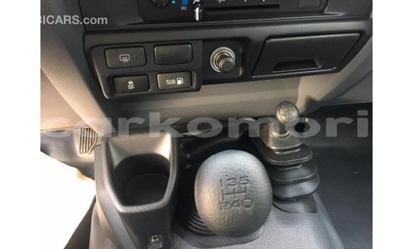 Buy Import Toyota Land Cruiser White Car in Import - Dubai in Great Comore Buy Import Toyota Land Cruiser White Car in Import - Dubai in Great Comore
