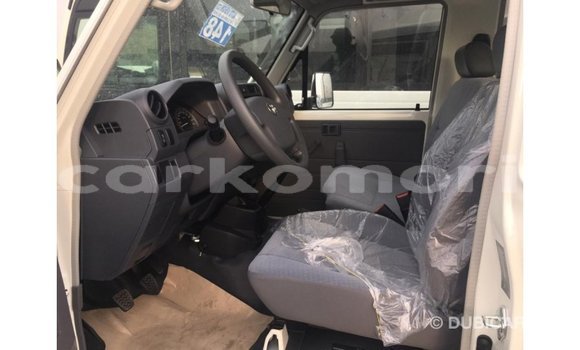 Buy Import Toyota Land Cruiser White Car in Import - Dubai in Great Comore Buy Import Toyota Land Cruiser White Car in Import - Dubai in Great Comore