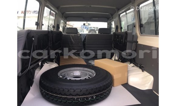 Buy Import Toyota Land Cruiser White Car in Import - Dubai in Great Comore Buy Import Toyota Land Cruiser White Car in Import - Dubai in Great Comore