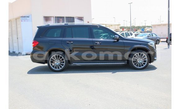 Buy Import Mercedes-Benz 190 Black Car in Import - Dubai in Great Comore Buy Import Mercedes-Benz 190 Black Car in Import - Dubai in Great Comore